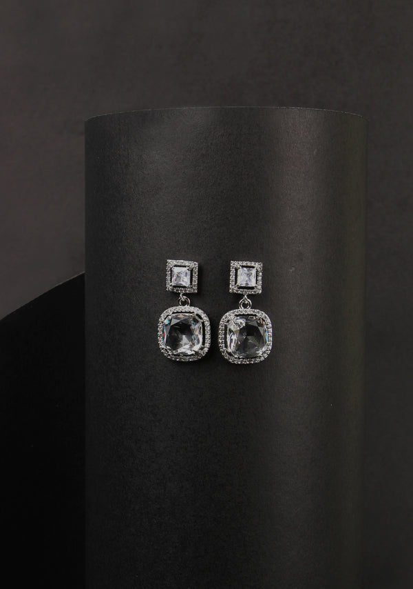 Luxe Radiance Drop Earrings